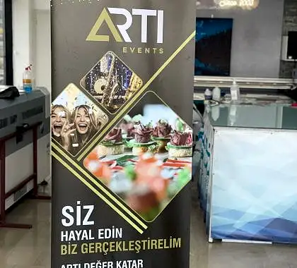 Roll-Up Banner (3)